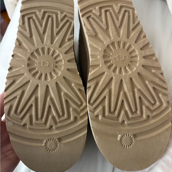 UGG Cream Fleece Lined Footwear Tasman II size 9 - Picture 4 of 4